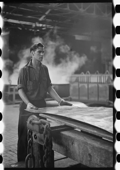 Steelworker at galvanizing machine, Pittsburgh, Pennsylvania, 1938