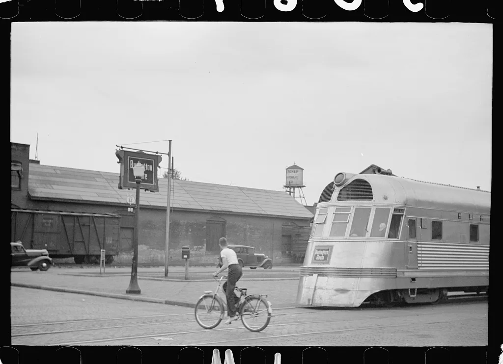 Streamlined train, La Crosse, Wisconsin, 1939