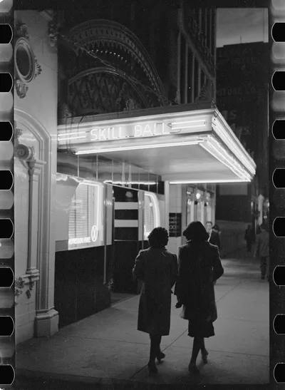 Night street scene, Butte, Montana, 1939