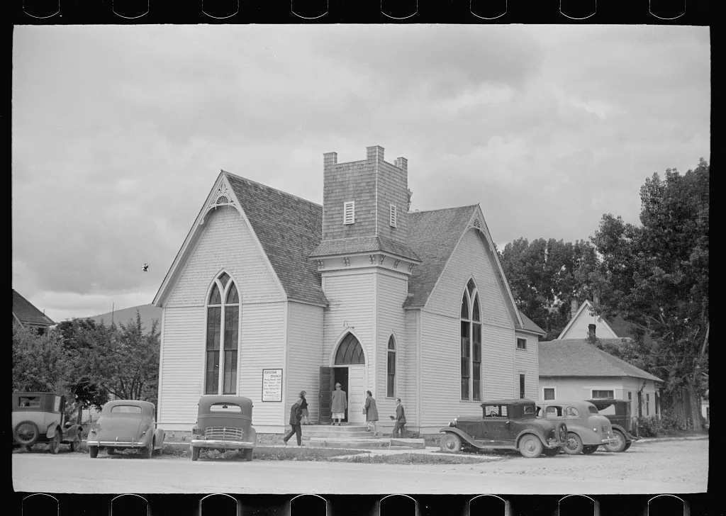 Going to church on Sunday morning, Hamilton, Montana, 1939