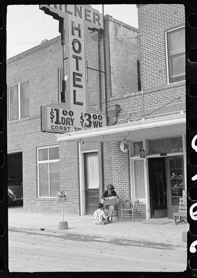 Shoeshine boy, Brownsville, Texas, 1942