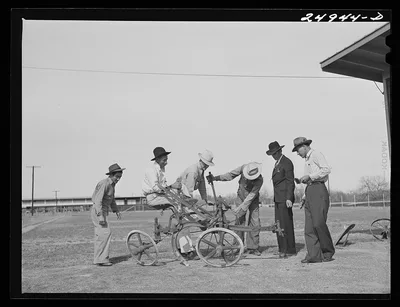 Sinton, Texas. FSA (Farm Security Administration) camp. Community…, 1942