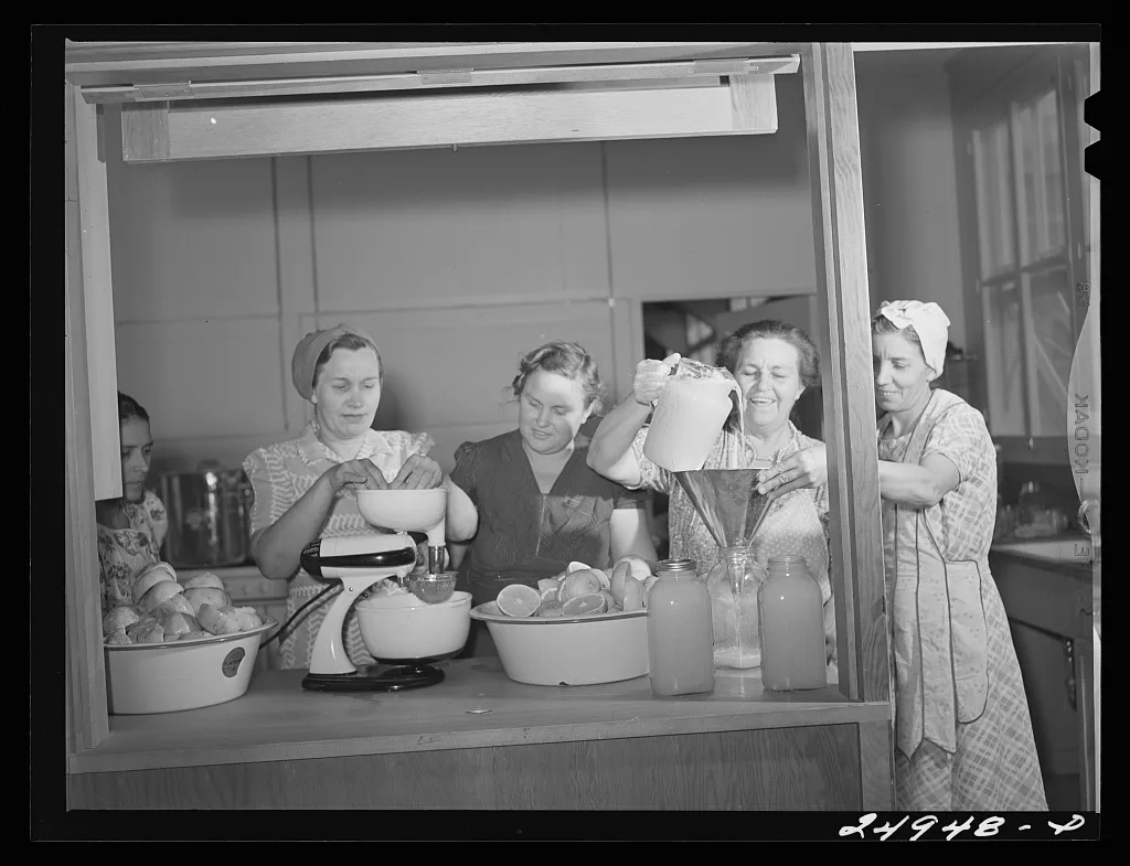 Harlingen, Texas. FSA (Farm Security Administration) camp. Canning…, 1942
