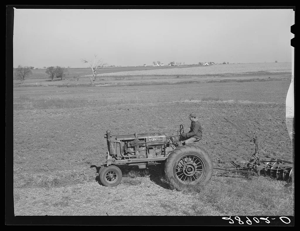 [Untitled photo, possibly related to: Large scale farming with…, Missouri, 1939