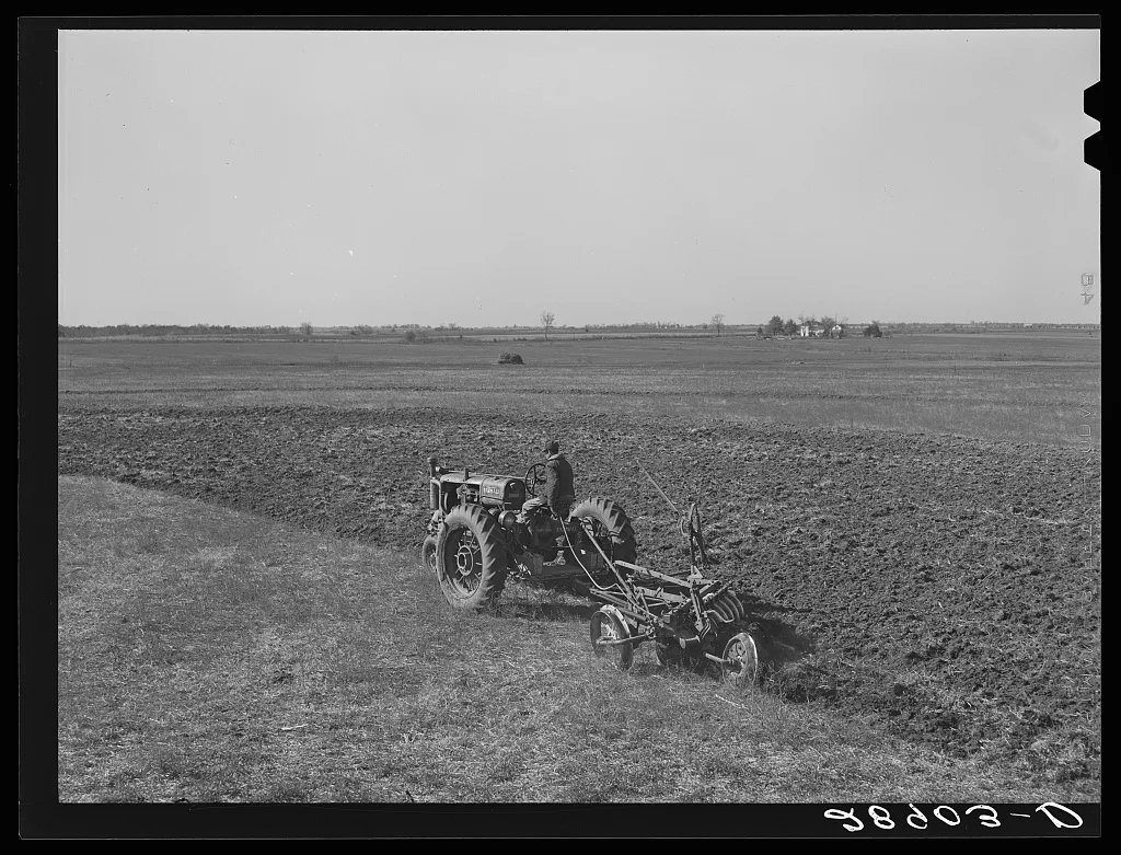 Large scale farming with tractors means greater profits on the Bois…, Missouri, 1939