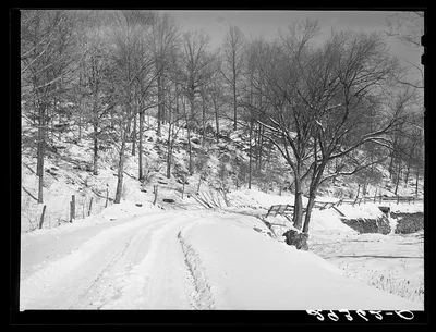 Rural road. Ross County, Ohio, 1940