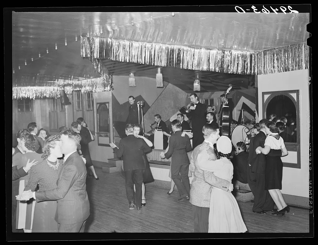 Dance hall, Saturday night. Marshalltown, Iowa, 1940