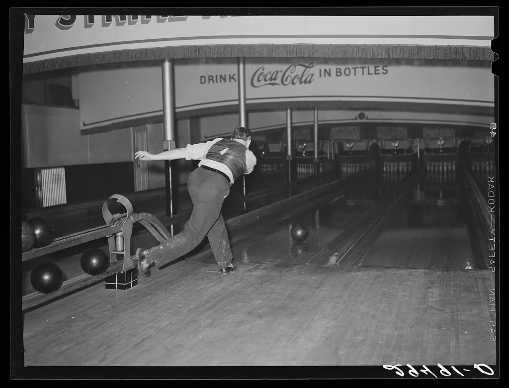 Bowling. Clinton, Indiana, 1940