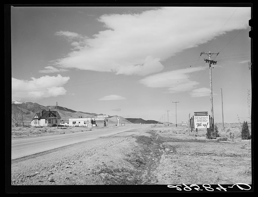 Road leading to Salt Lake Desert, Utah, 1940