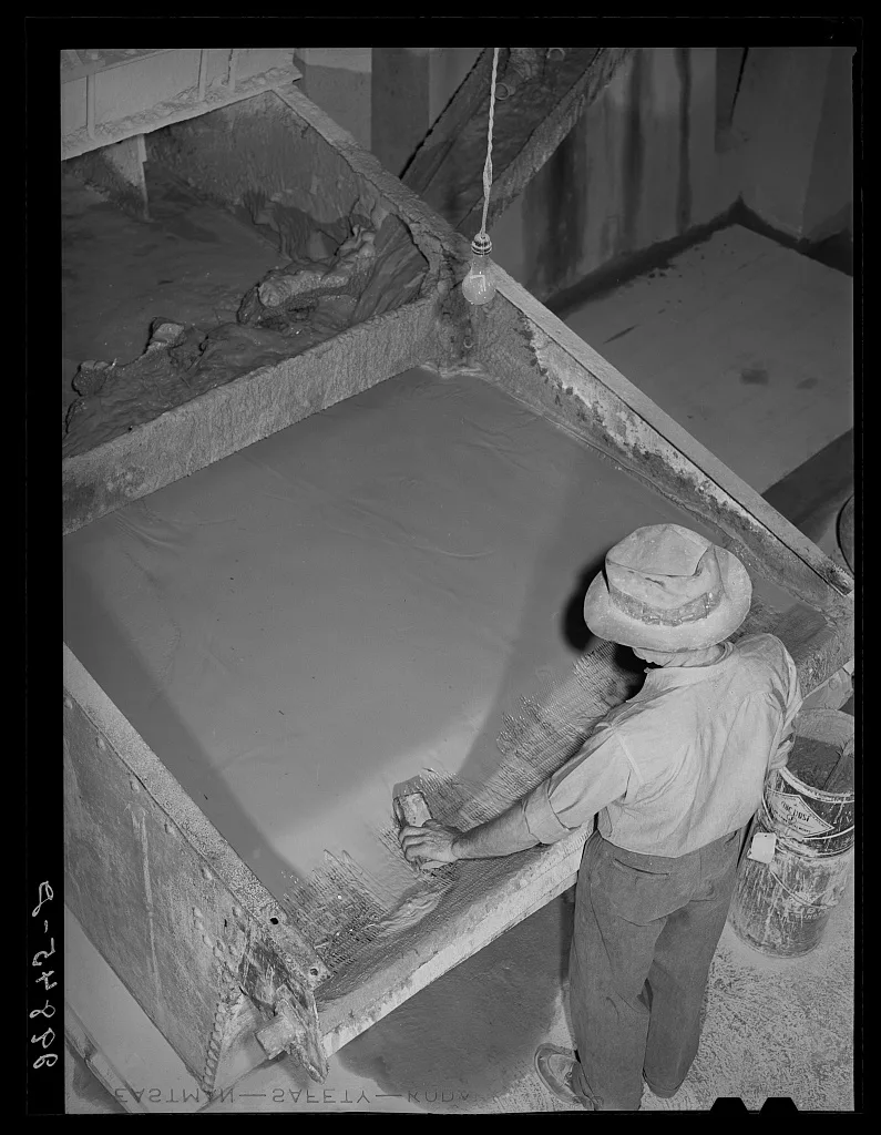 Settling tank in gold ore. Mill. El Dorado Canyon, Nevada, 1940