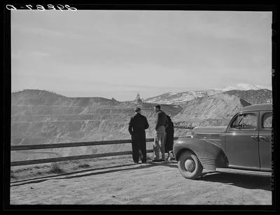 [Untitled photo, possibly related to: Tourists viewing copper pit.…, Nevada, 1940