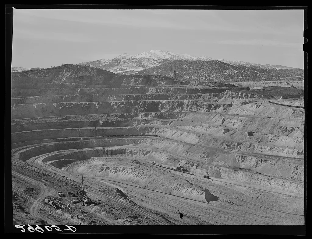 Copper pit. Ruth, Nevada, 1940