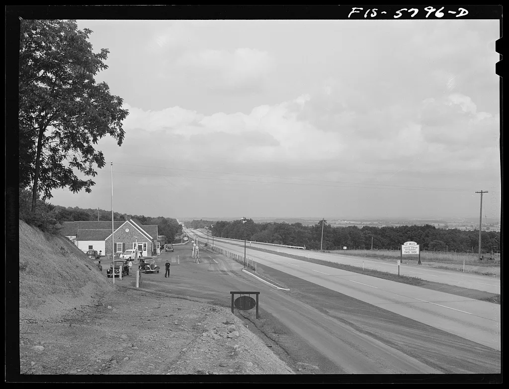 Pennsylvania Turnpike, Pennsylvania. Service station, 1942
